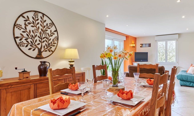 Le Vretot House | Beautiful private villa for 5 people with WIFI, TV, patio and pets allowed