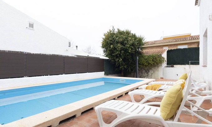 Riumar House | Beautiful private villa with A/C, WIFI, private pool, TV, patio, pets allowed and parking