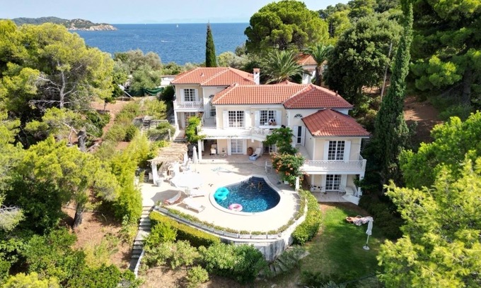 Kanapitsa Villa | Beautiful Private Villa with pool, sea views & 1 minute walk to beach.