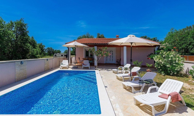 Pavicini House | Beautiful private villa for 6 people with private pool, WIFI, A/C, TV, terrace and parking
