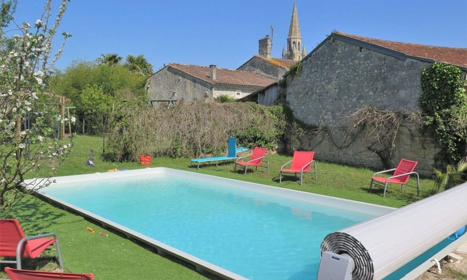 Begadan Villa | Beautiful private villa for 9 guests with WIFI, private pool, TV, terrace and pets allowed