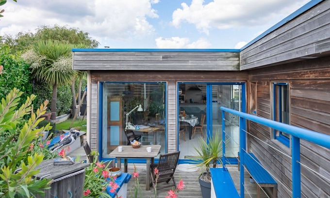 Berven House | Beautiful private villa for 4 guests with WIFI, TV, terrace and parking