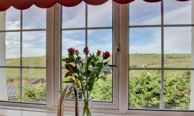 Braunton Villa | Beautiful private villa for 6 people with WIFI, TV, patio, pets allowed, panoramic view and park...
