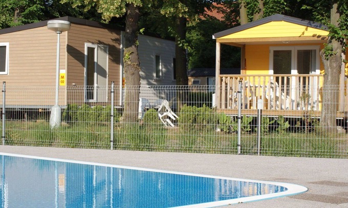 Dolni Pocernice House | Beautiful private villa for 6 guests with WIFI, pool, terrace, pets allowed and parking