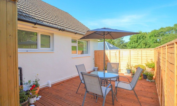 Oban House | Beautiful private villa for 8 guests with WIFI, TV, terrace, pets allowed and parking