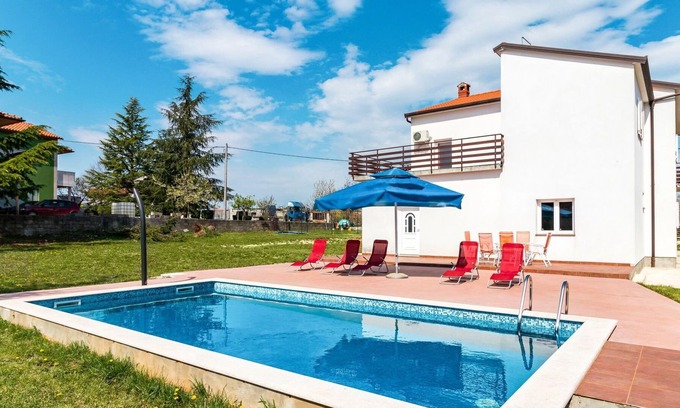 Heki House | Beautiful private villa for 8 guests with A/C, WIFI, private pool, TV, terrace and parking