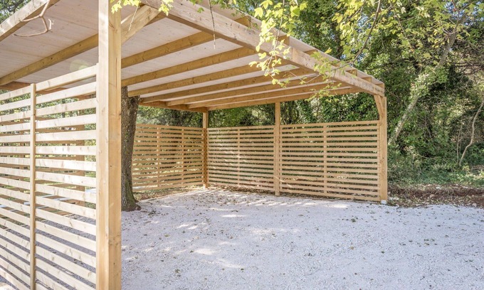 Rebici House | Beautiful private villa for 6 people with WIFI, A/C, TV, terrace, pets allowed and parking