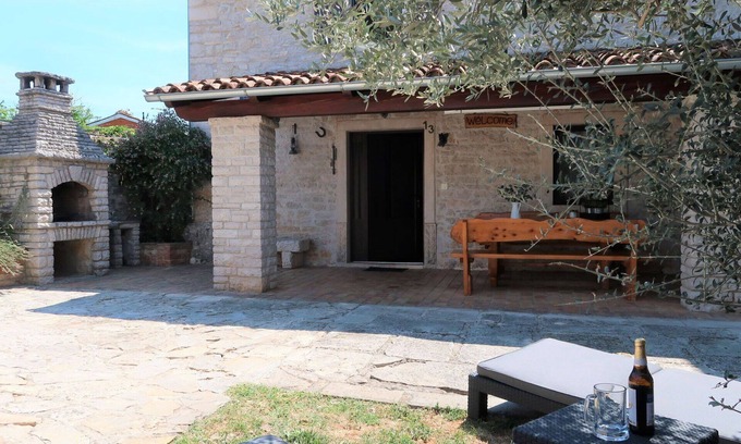 Kozljani House | Beautiful private villa for 4 guests with WIFI, A/C, TV, terrace, pets allowed and parking