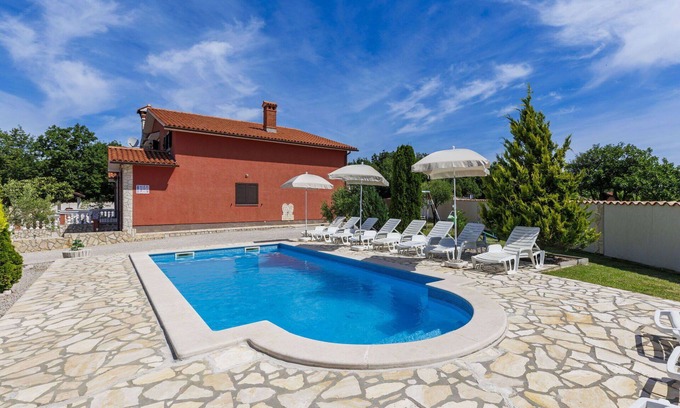 Rogocana House | Beautiful private villa for 12 guests with private pool, WIFI, TV, patio and parking