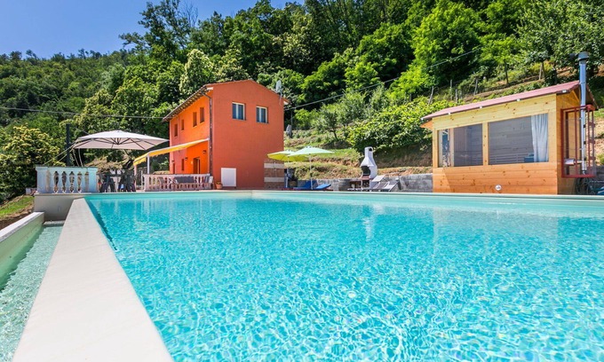 Pescia Villa | Beautiful private villa for 4 guests with WIFI, private pool, A/C, TV, panoramic view and parking