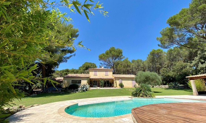 Pelissanne House | Beautiful property in quiet location