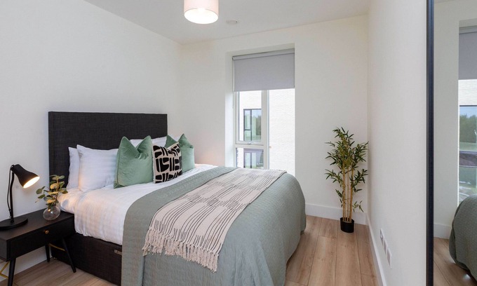 Inchicore Apartment | Beautiful Queen Room 15mins to CityCentre