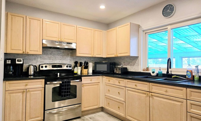 Bobcaygeon House | Beautiful Quiet Escape to Nogies Creek, Bobcaygeon, Kawarthas Lakes Area