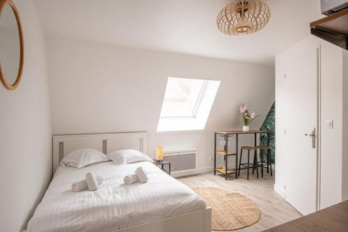 Fives Apartment | Beautiful Renovated Studio - next to the metro