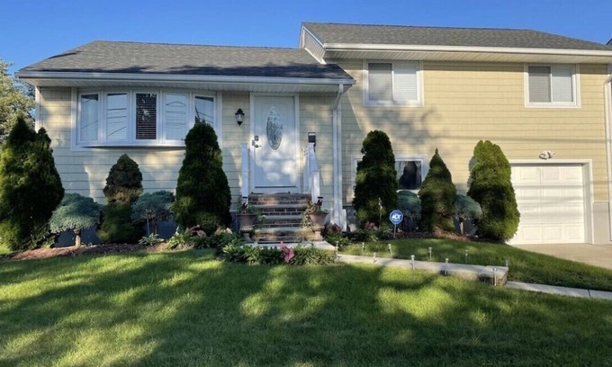 Freeport House | Beautiful Residential Home Away From Home
