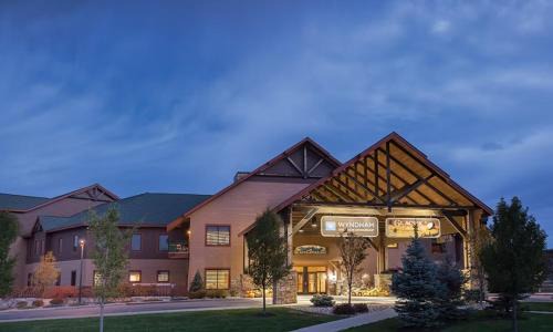 Lake Delton House | Beautiful Resort in Glacier Canyon 2BD Deluxe near Circus World