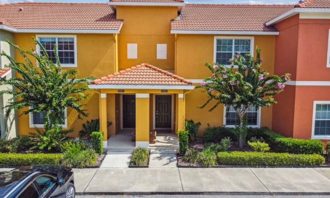 West Kissimmee Resort | Beautiful resort style near Disney