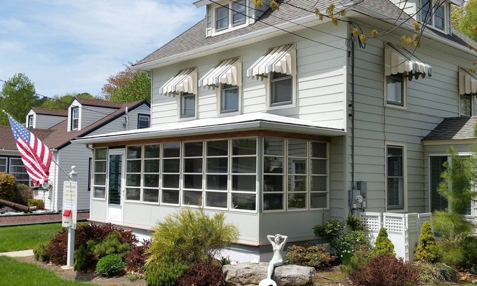 Rock Hall House | Beautiful Retreat Located in Rock Hall - walk to everything!