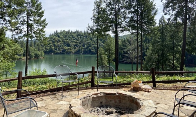 Cedar Ridge Apartment | Beautiful Rollins Lake Inn - Studio Cabin #2