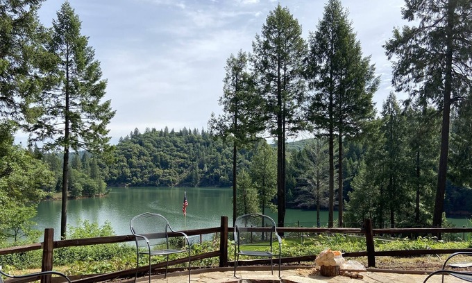 Cedar Ridge Apartment | Beautiful Rollins Lake Inn - Studio Cabin #3