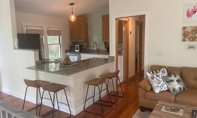 St. Petersburg Cottage | Beautiful Roser Park Cottage - Walk to Downtown - 15 min Drive to Beaches