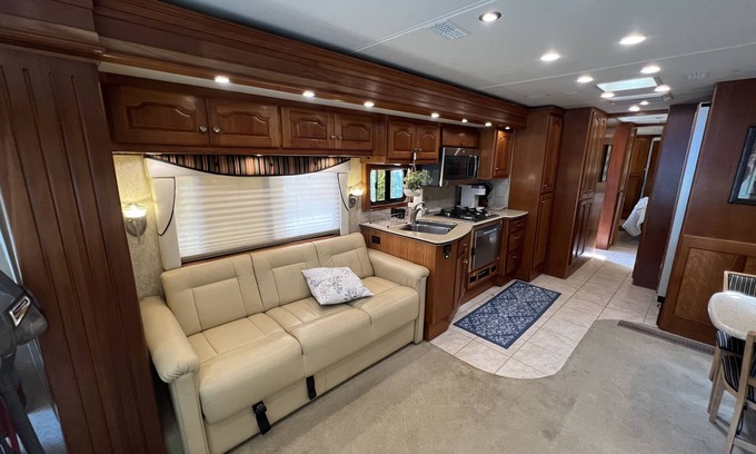 Crawfordsville House | Beautiful RV On A Beautiful Property -- Quiet Peace Minutes Away From Town