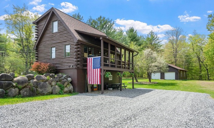 Hadley Cabin | Beautiful Sacandaga Lake Cabin in Adirondacks w/private lake access