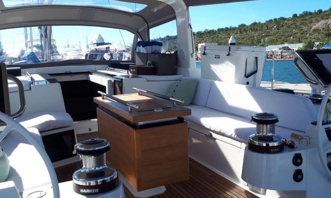 La Paz Boat Rental | Beautiful Sailboat Bnb