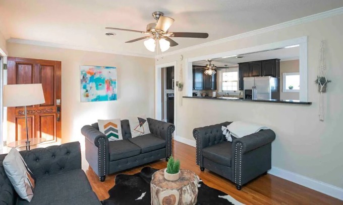 Antioch House | Beautiful scenic view home in Nashville Tennessee