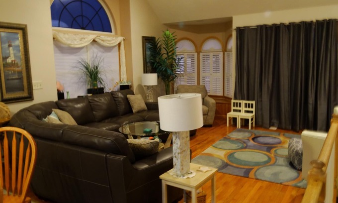 Sea Isle City House | Beautiful Sea Isle City home! 5 BR3.5 BA Close to center of town!