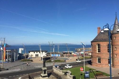 Portrush Apartment | Beautiful Sea view, Entire 2 bed Apartment, Portrush centre West Strand BeachView