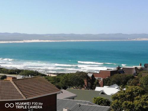 Wavecrest Apartment | Beautiful Sea View Room