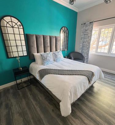 Cape Town Apartment | Beautiful SeaPoint Holiday Apt