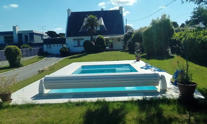 Concarneau Villa | Beautiful seaside Villa in residential area with air conditioning