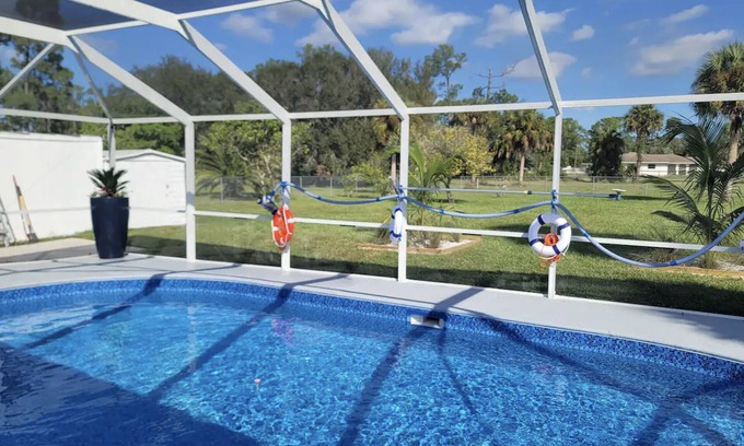 Joel House | Beautiful Seasonal Home w/pool