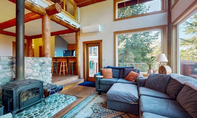 Eastsound Cabin | Beautiful, secluded home w/bay views - watch the sunset from your deck