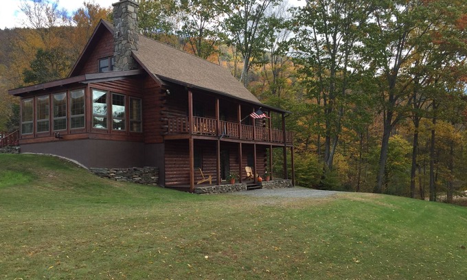 Fishs Eddy Cabin | Beautiful, Secluded River View Cabin For The Perfect Vacation Get Away