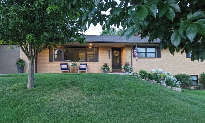 Rapid City House | Beautiful secluded Spacious 4-bedroom house in charming Rapid City with AC, WiFi