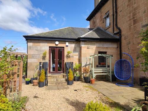Glasgow Apartment | Beautiful self contained apartment with garden