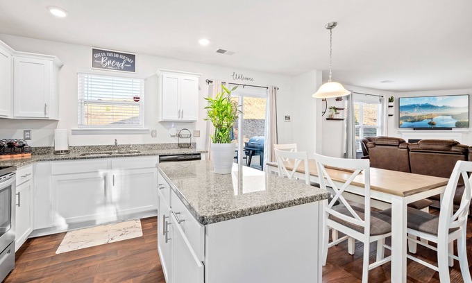 Pendleton House | Beautiful Serene Stay 4 Miles From Clemson University