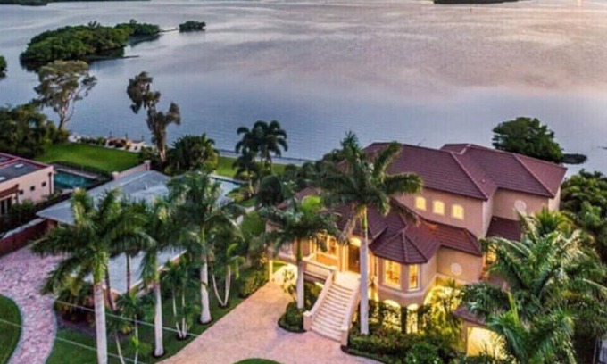 Vamo House | Beautiful Siesta Key Sunsets and Private Dock - Boat to Siesta #1 Beach