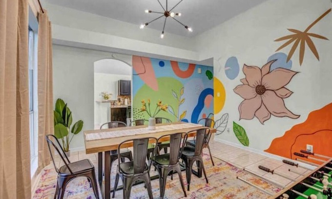 Mission Glen Estates House | Beautiful Silver Spring Home in Houston Southwest