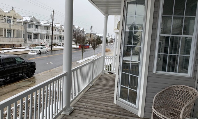South End Condo | Beautiful Southend 1st Floor condo 1 block from the beach
