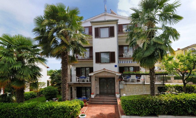 Spadici Apartment | Beautiful spacious apartment (No. 1) with 2 bedrooms 300m to the beach