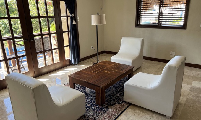 Colonia Centro Apartment | Beautiful spacious suite with pool near waterfront