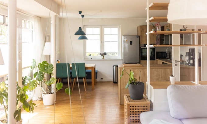 Haarenesch Apartment | Beautiful, spacious, sunny apartment Oldenburg city center with own parking space