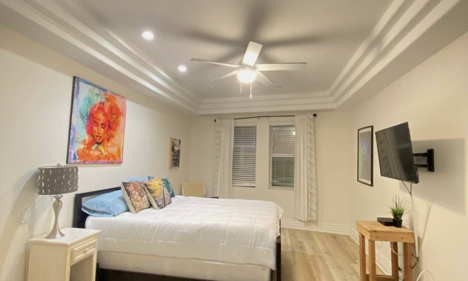Studio City Condo | Beautiful , spacious Convenient and Contemporary Studio City condo
