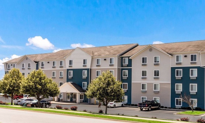 Azalea Park Apartment | Beautiful Studio apartment (420692) by Houzlet