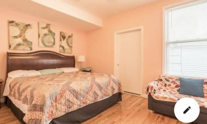 Newark Apartment | Beautiful studio on Crawford #4
