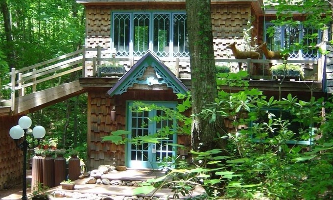 Bakersville House | Beautiful Three B/R three full bath Home on 1,800 Ft. of Waterfalls